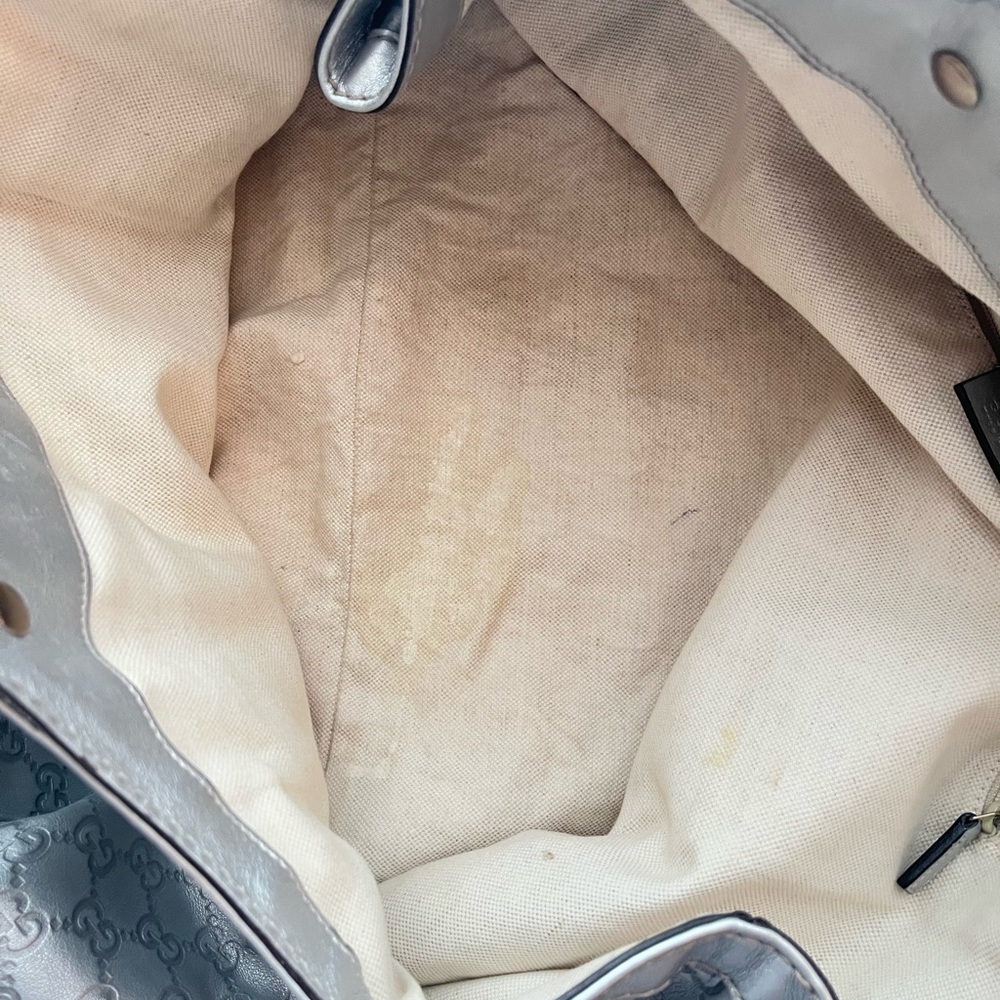 Gucci GM hobo bag, large in size. In great condition and highly sought after. - Picture 2 of 10